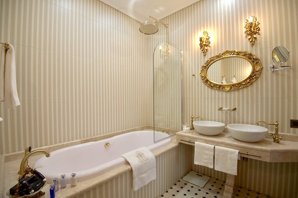 classic french bathroom design